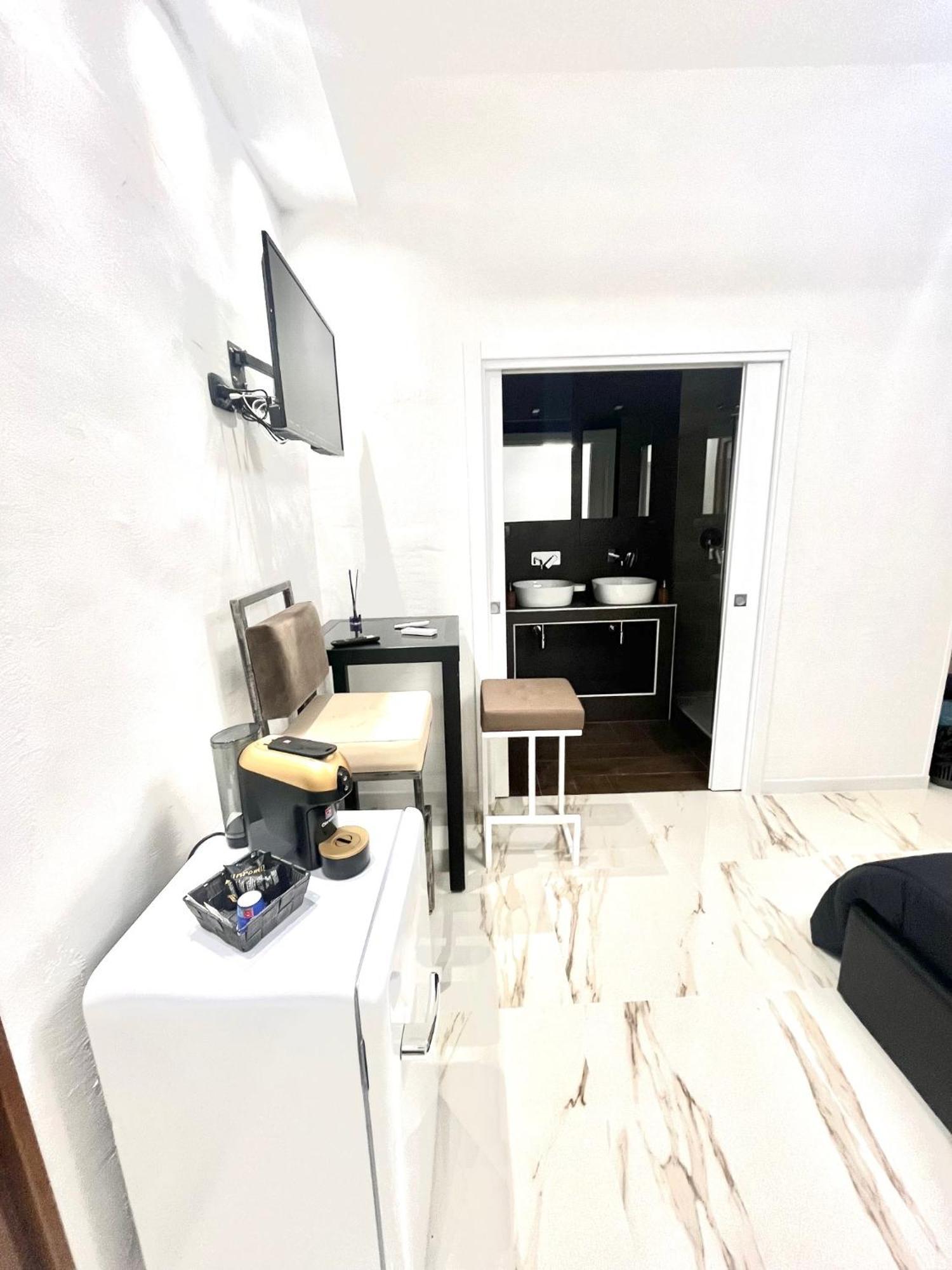 Mada'S Apartment Deluxe Bari Kültér fotó